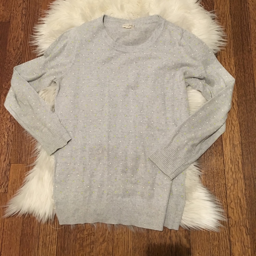 Women’s gray sweater w lime and white studded dots